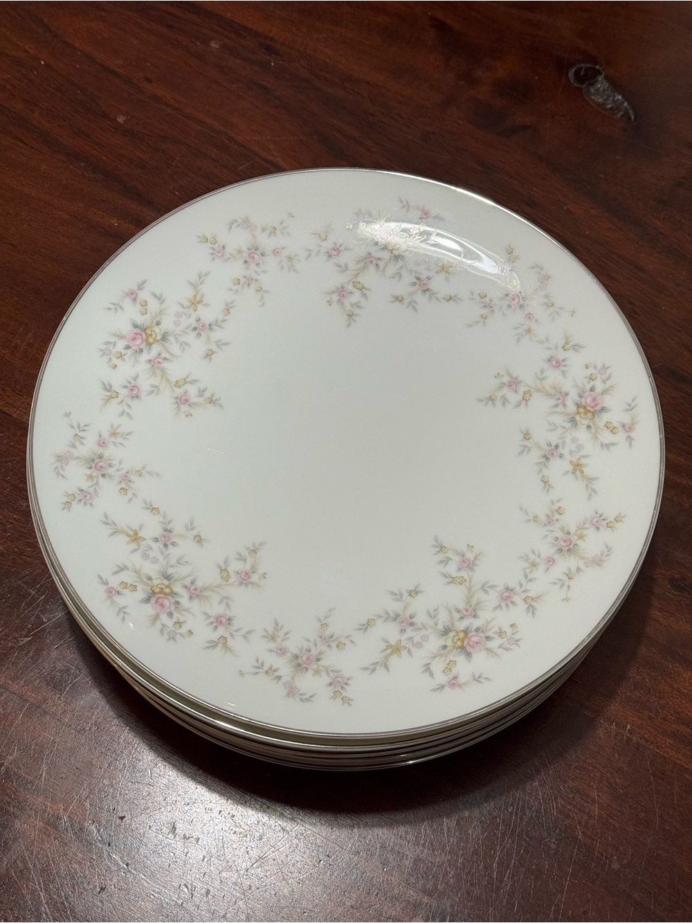 Noritake Japan 5802 Arlene White Porcelain Dinner Plates 10.5” Vintage 7 Pcs